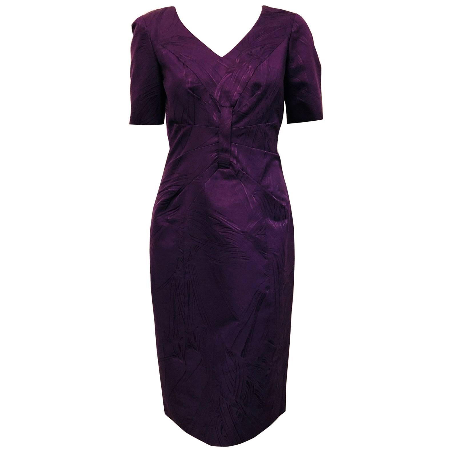 Carolina Herrera Purple V Neck Short Sleeve Sheath Dress With Gathering at Waist For Sale