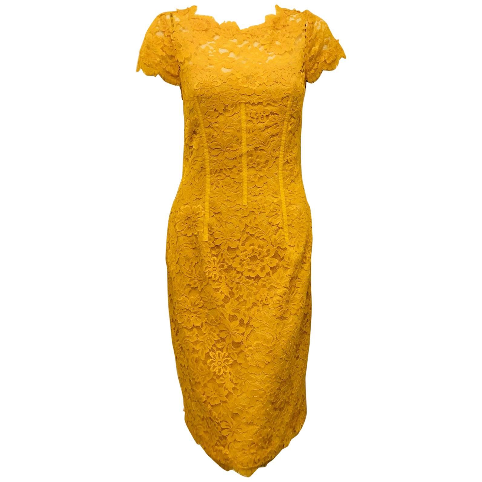 Monique Lhuiller Lemon Amber Lace Open Back Dress With Cap Sleeve For Sale