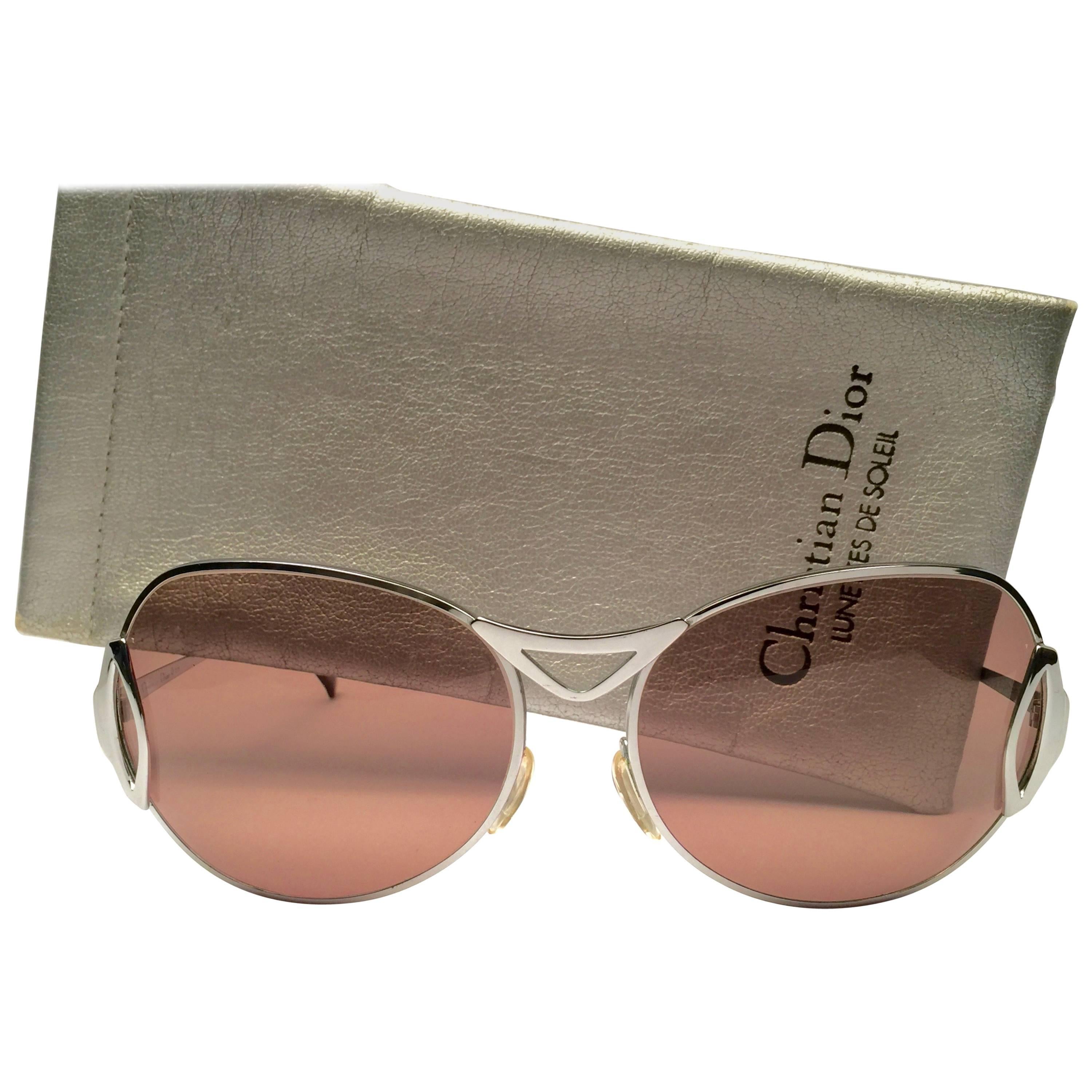 Christian Dior - Lunettes de soleil vintage D59 argentées ultra larges en optyl, Allemagne, état neuf