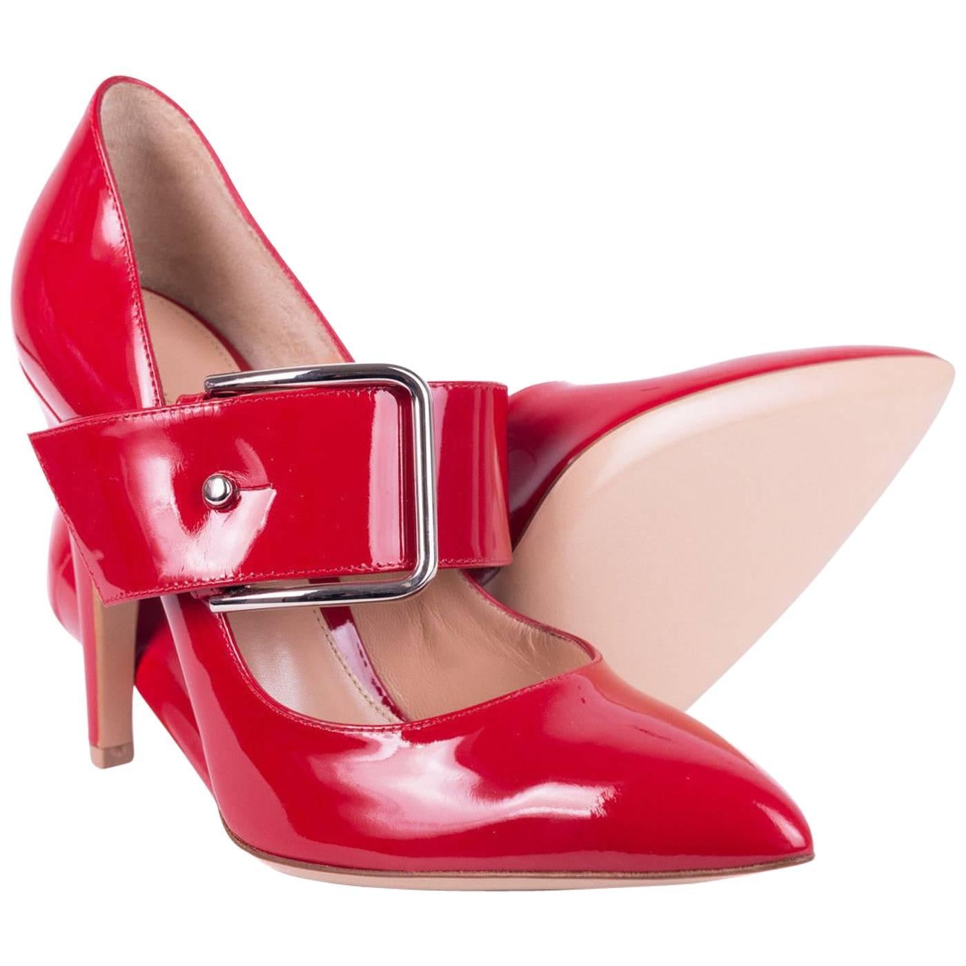 Gianvito Rossi Red Patent Leather MaryJane Pointed Toe Stiletto Heels For Sale