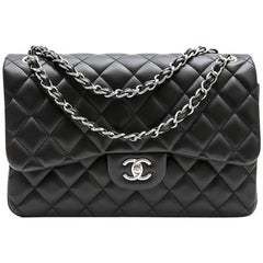 CHANEL 'Jumbo' Double flap Bag in Black Smooth Lamb Leather
