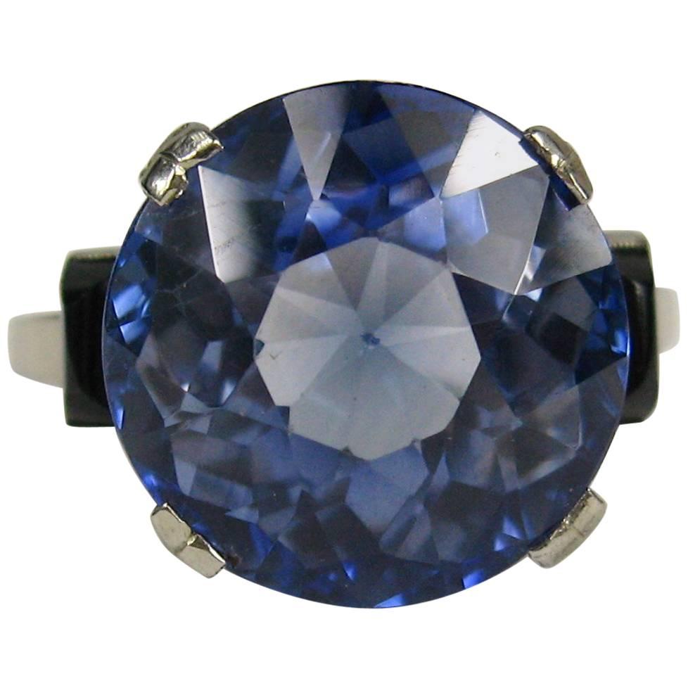 Bague de fiançailles en or 14 carats avec saphir synthétique de taille ronde de 11,5 carats certifié par le GIA  en vente