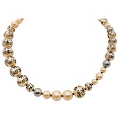 Perfectly Printed Pearls Necklace Chanel Rare 2005