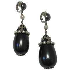 CHANEL Gray Pearl Clip-on Earrings with Silver Metal set with White Pearls