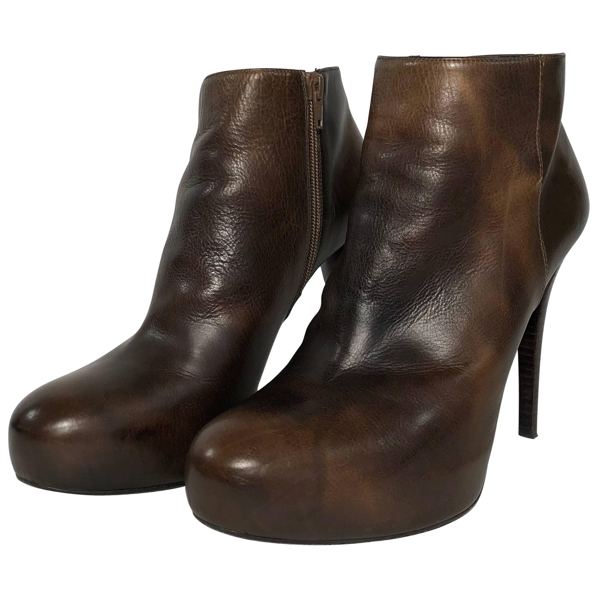 Stuart Weitzman Stiletto Ankle Boot Platform in Burnished Brown Leather For Sale