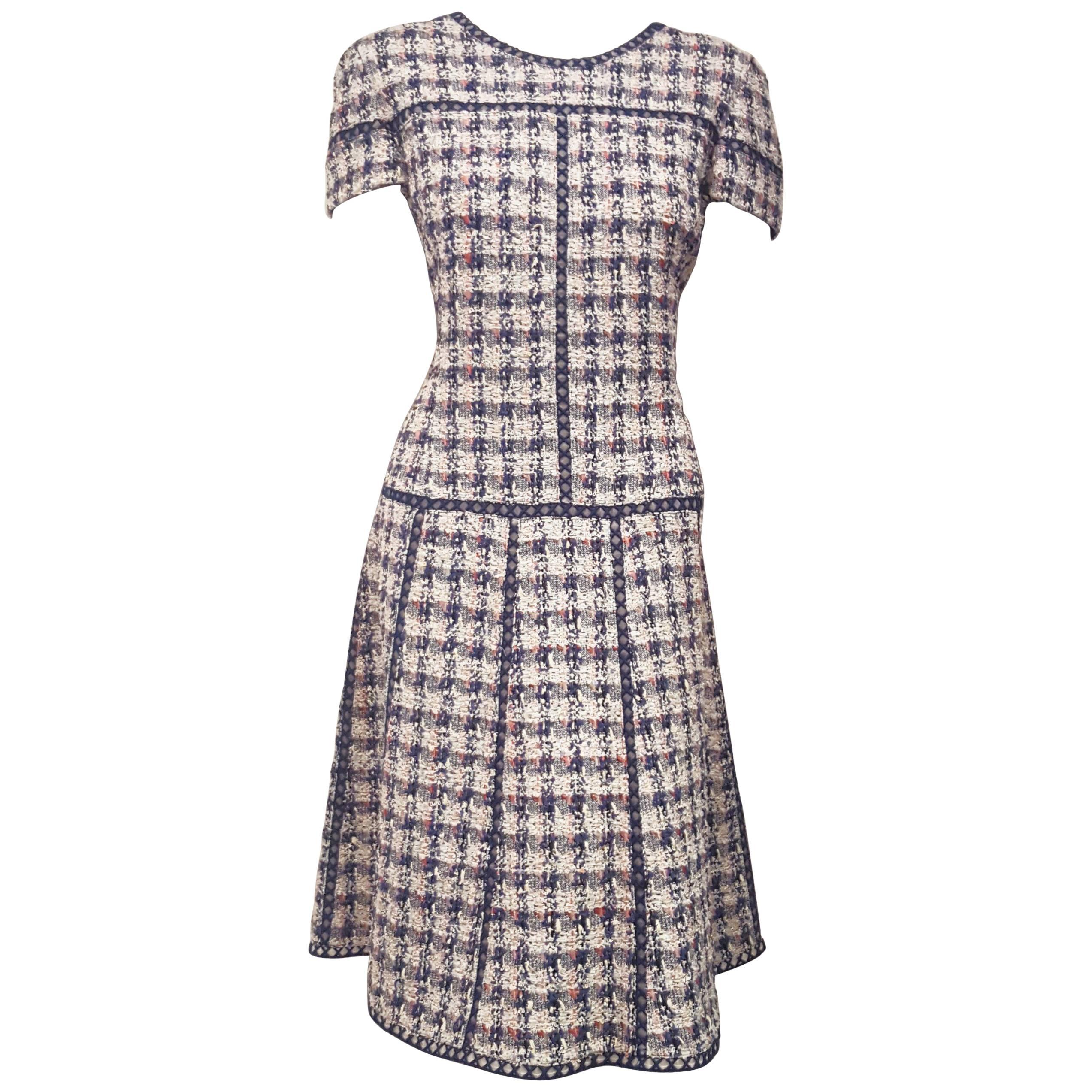 Oscar de la Renta Tweed Blue, Pink & Beige Short Sleeve A Line Dress Size 14 US For Sale