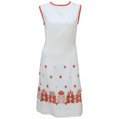 Retro 1960’s White Linen Shift Dress With Exotic Embroidered Hem