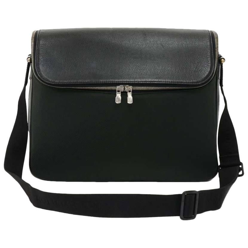 Louis Vuitton Taimyr Black Taiga Leather Messenger Bag  For Sale