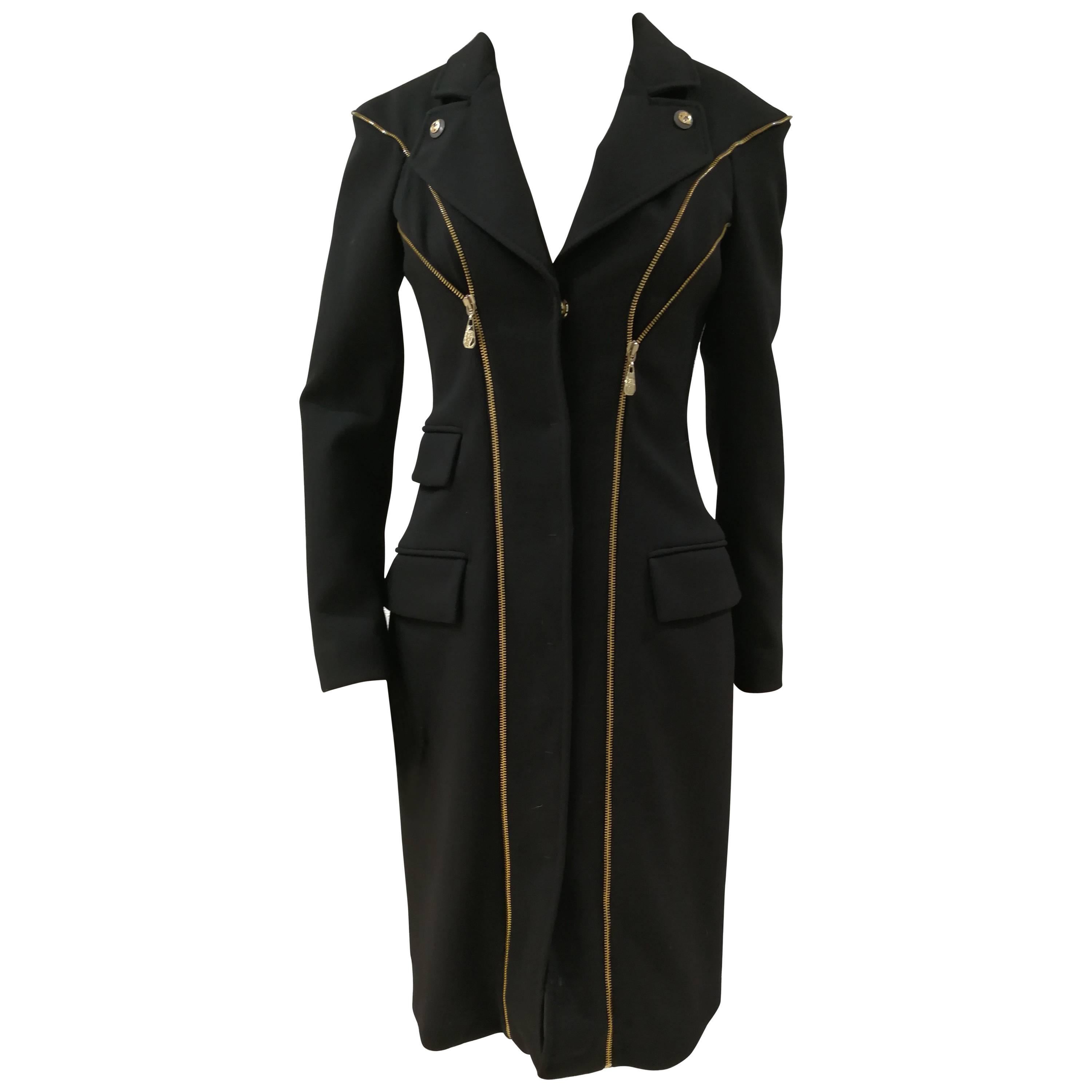 Versace - Manteau zippé en laine noire et or  en vente
