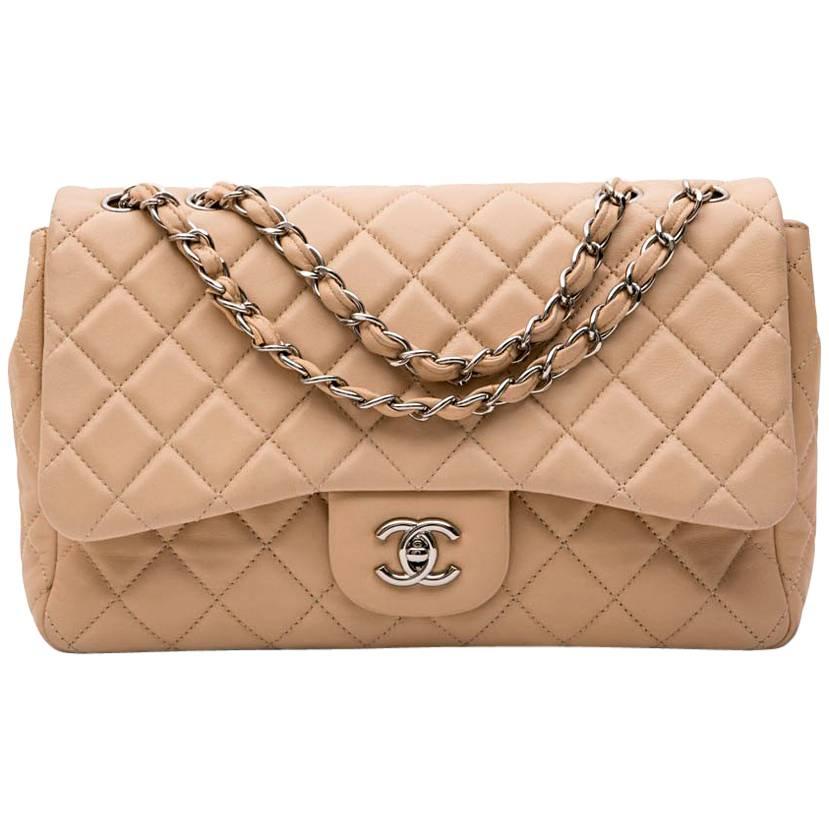 CHANEL Jumbo Flap Bag in Beige Smooth Quilted Lambskin Leather