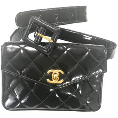 Retro CHANEL black patent enamel waist purse, fanny pack with golden CC & belt