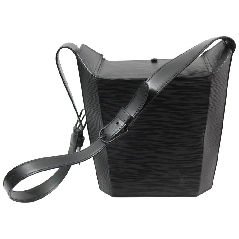 Louis Vuitton Bento Box Black Epi Leather Bag, 1997 at 1stDibs | louis  vuitton bento box for sale, lv bento bag, bento box louis vuitton