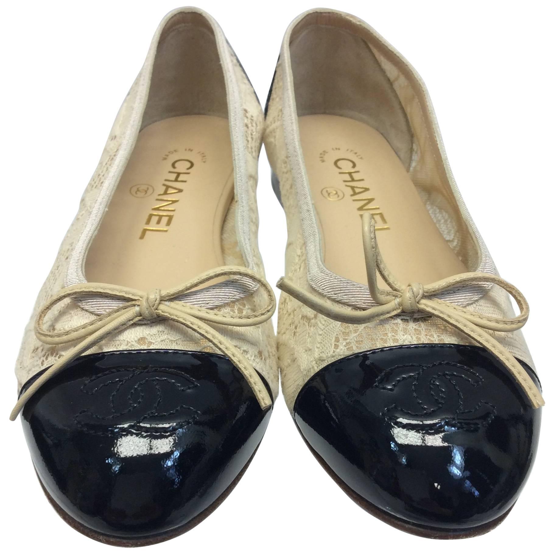 Chanel Cream Lace Flats For Sale
