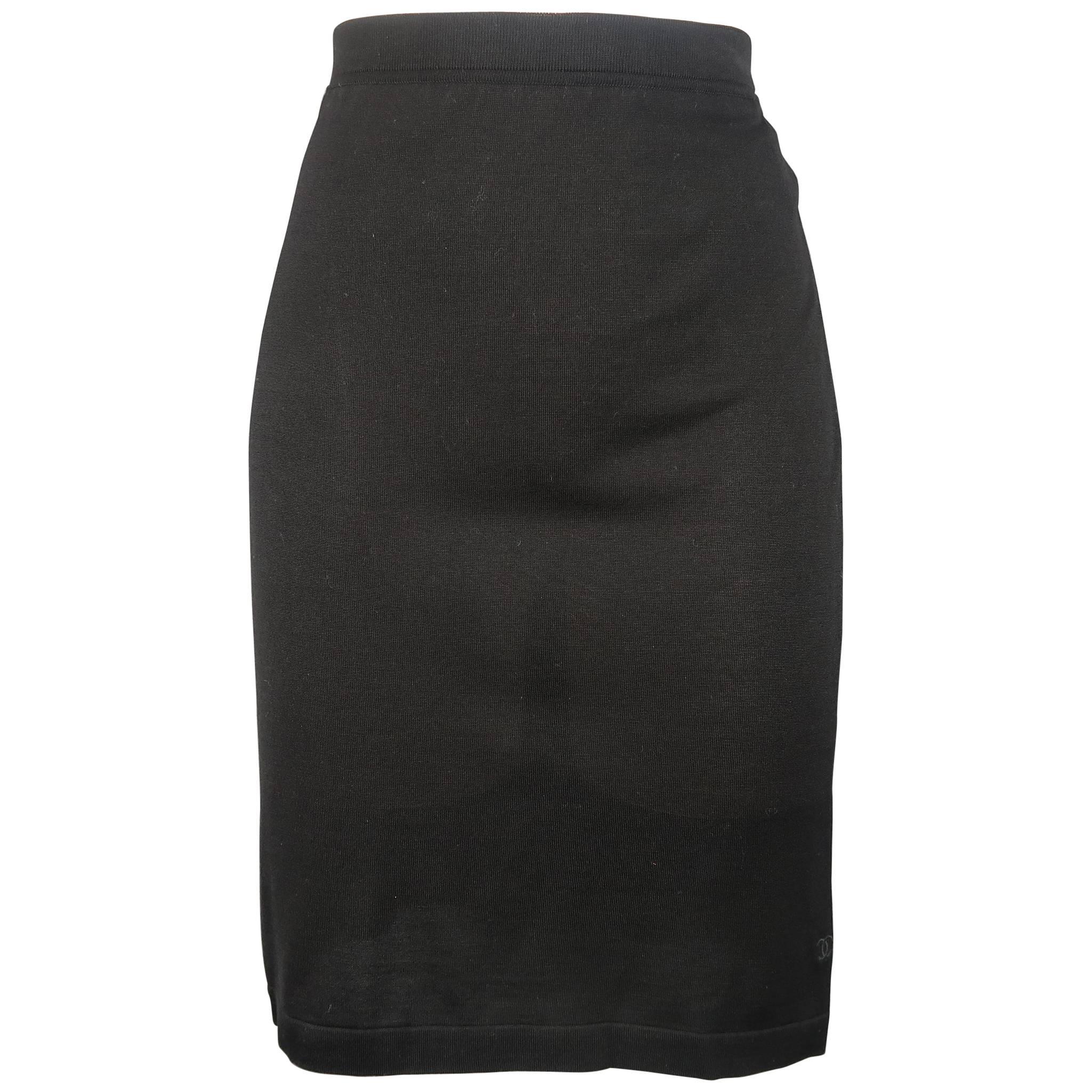 Vintage CHANEL Size 8 Black Viscose Jersey Pencil Skirt