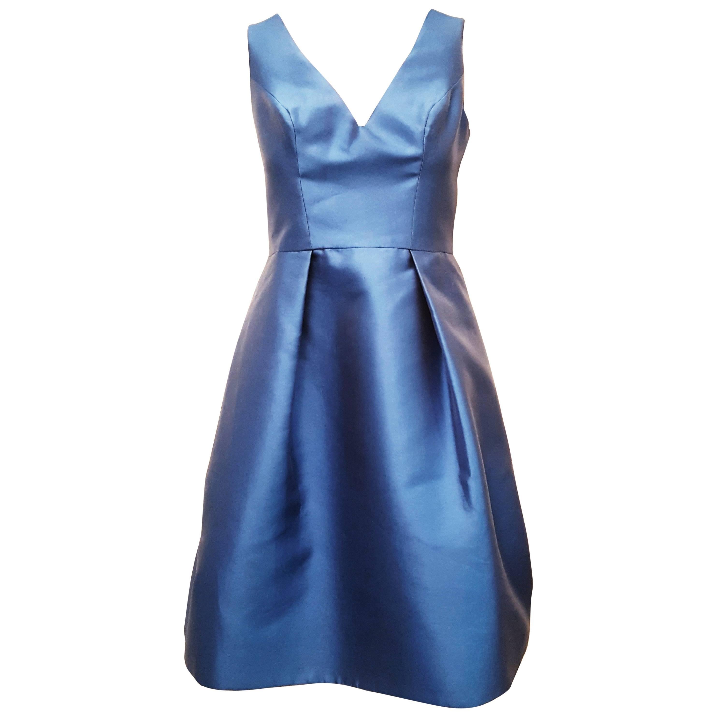 Monique Lhuillier Sky Blue Sleeveless V Neck Dress For Sale