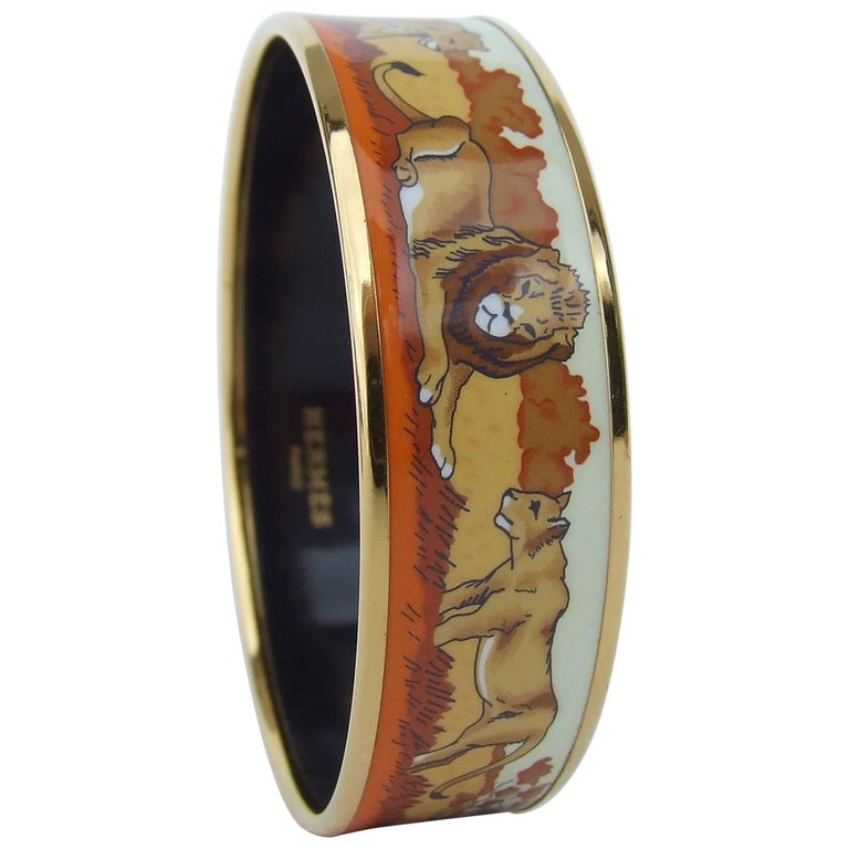Hermès Printed Enamel Bracelet Lions And Lionesses In Savannah Gold Hdw  Size 65 at 1stDibs
