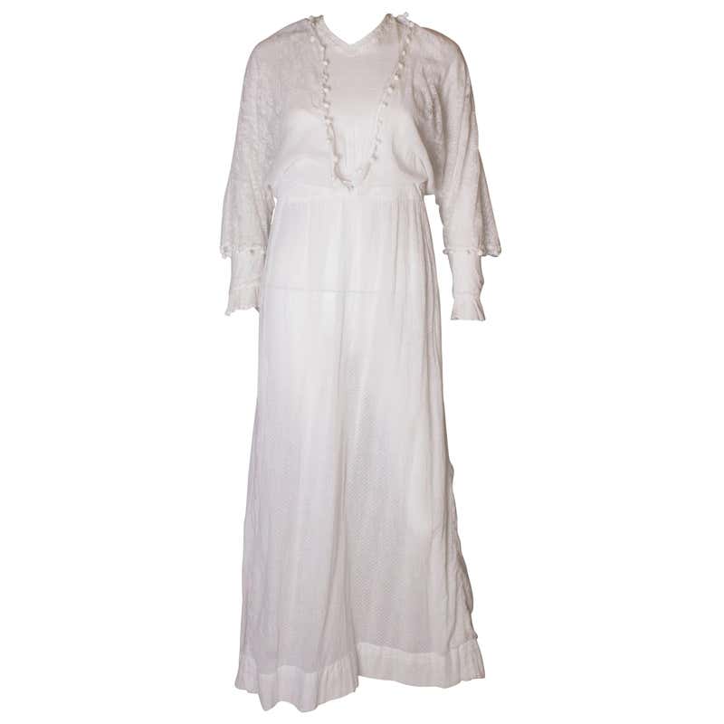 A vintage Edwardian white cotton lawn dress with lace detail For Sale ...