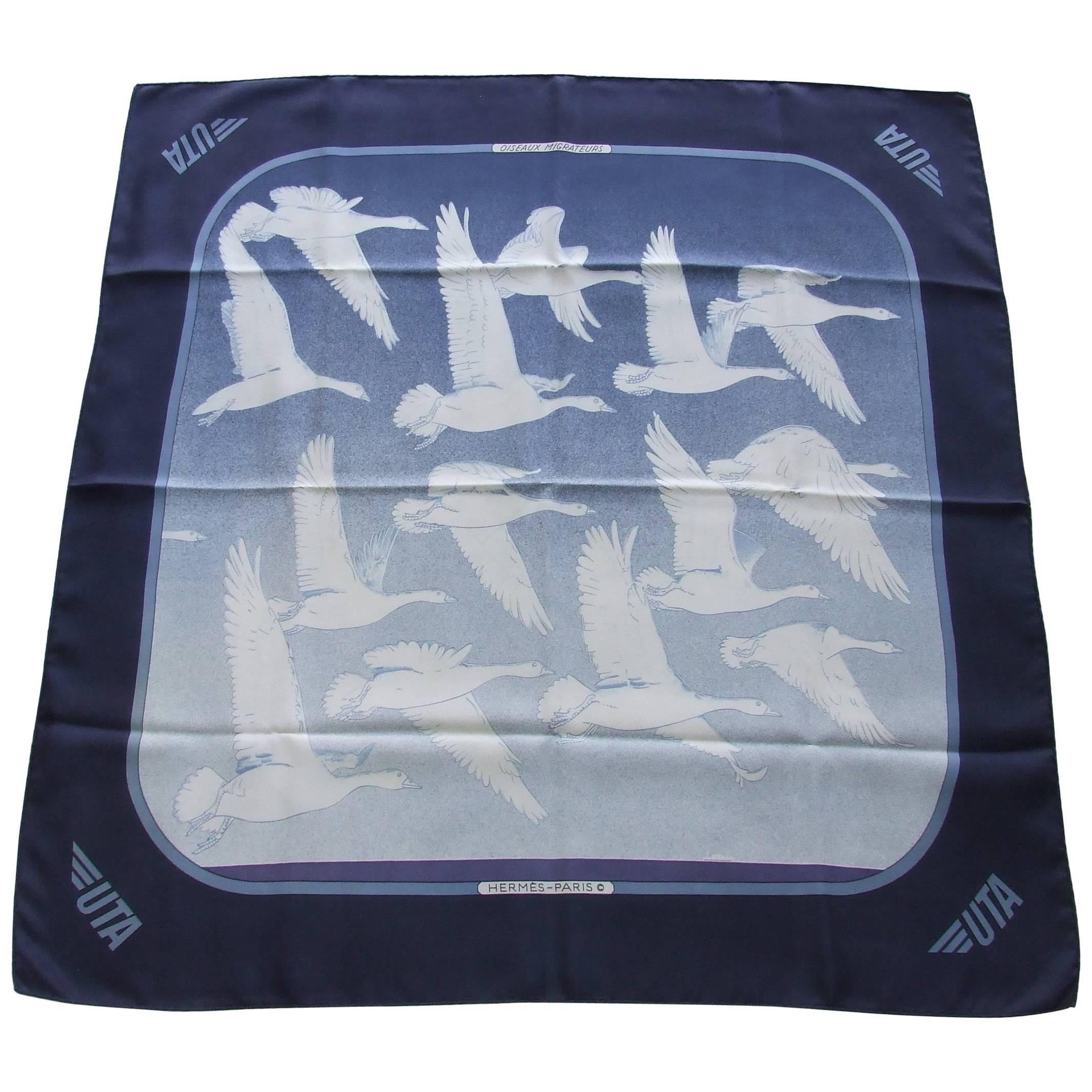 Hermès Silk Scarf Oiseaux Migrateurs Cathy Latham Special Edition UTA 90 cm 1B