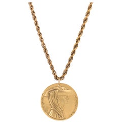 Vintage ALVA MUSEUM REPLICAS c.1970's Gold Don Inigo d'Avalos Medallion Pendant Necklace