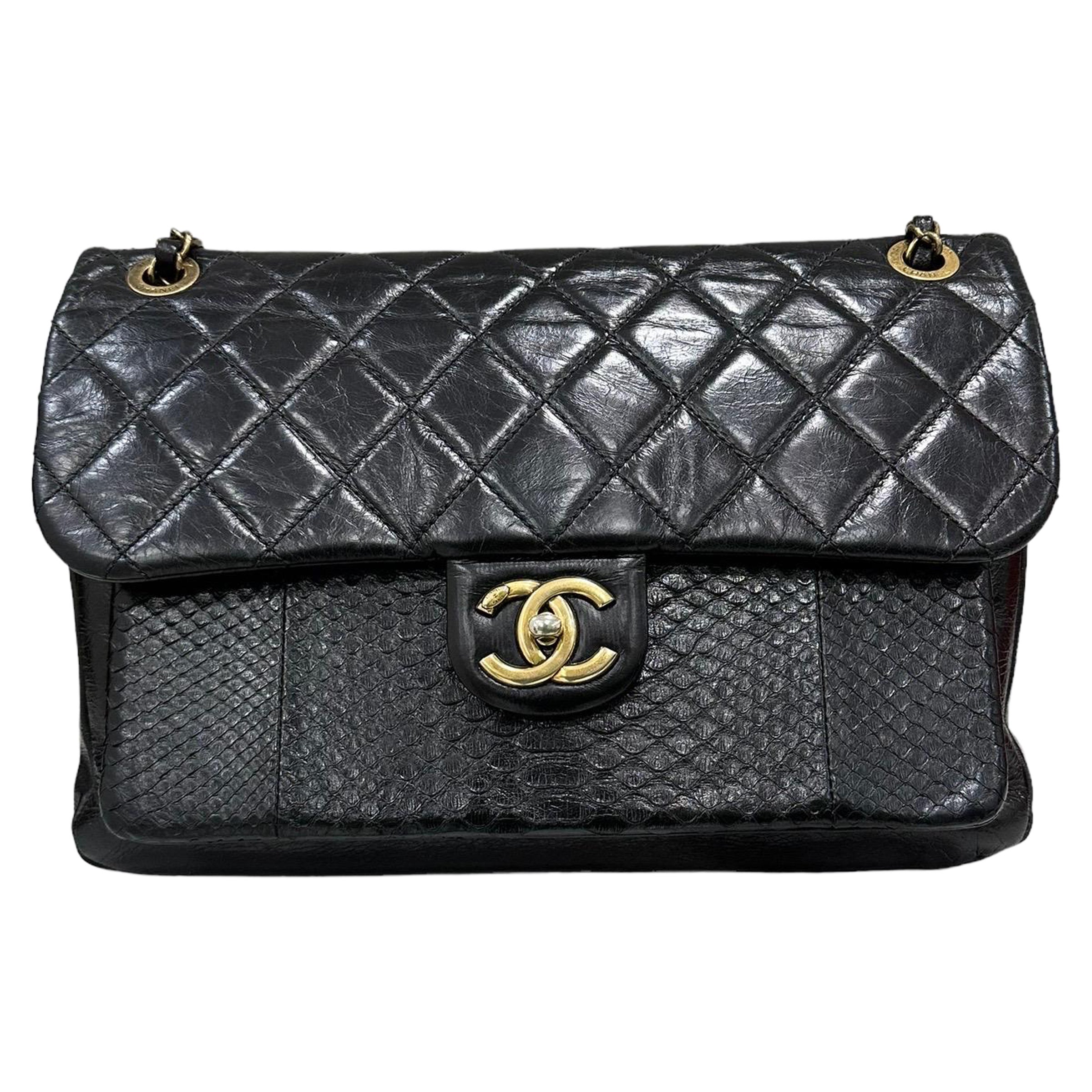 2016 Chanel Urban Mix  Flap Black Quilted Leather Shoulder Bag For Sale