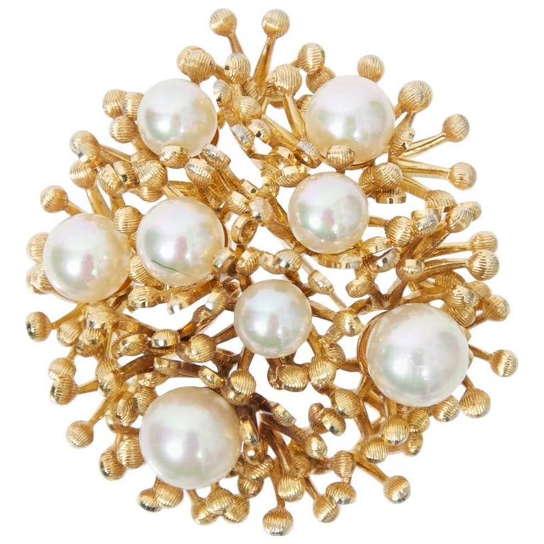 Grosse 1960s Brooch with Pearls For Sale at 1stDibs