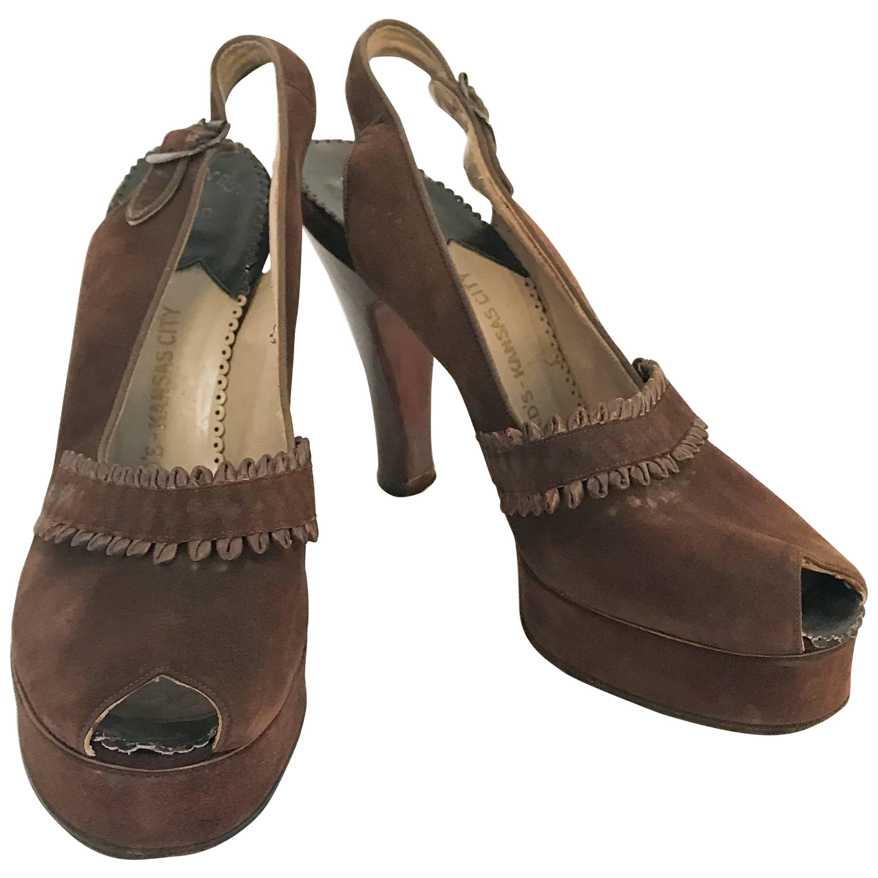 1947 Brown Suede and Leather Sling Back Heels For Sale