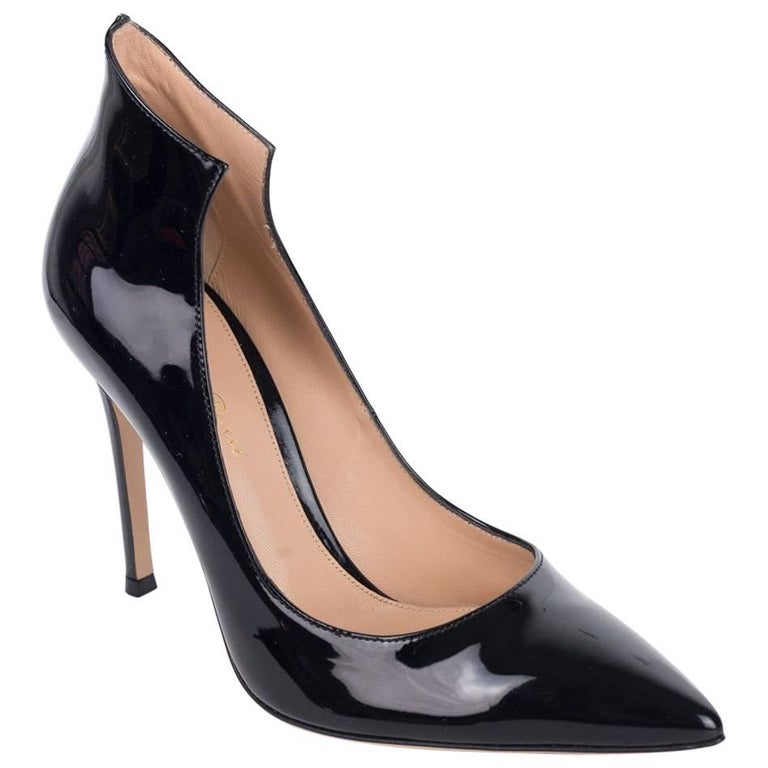 Gianvito Rossi Patent Leather Black Pointed Stiletto Pumps For Sale at