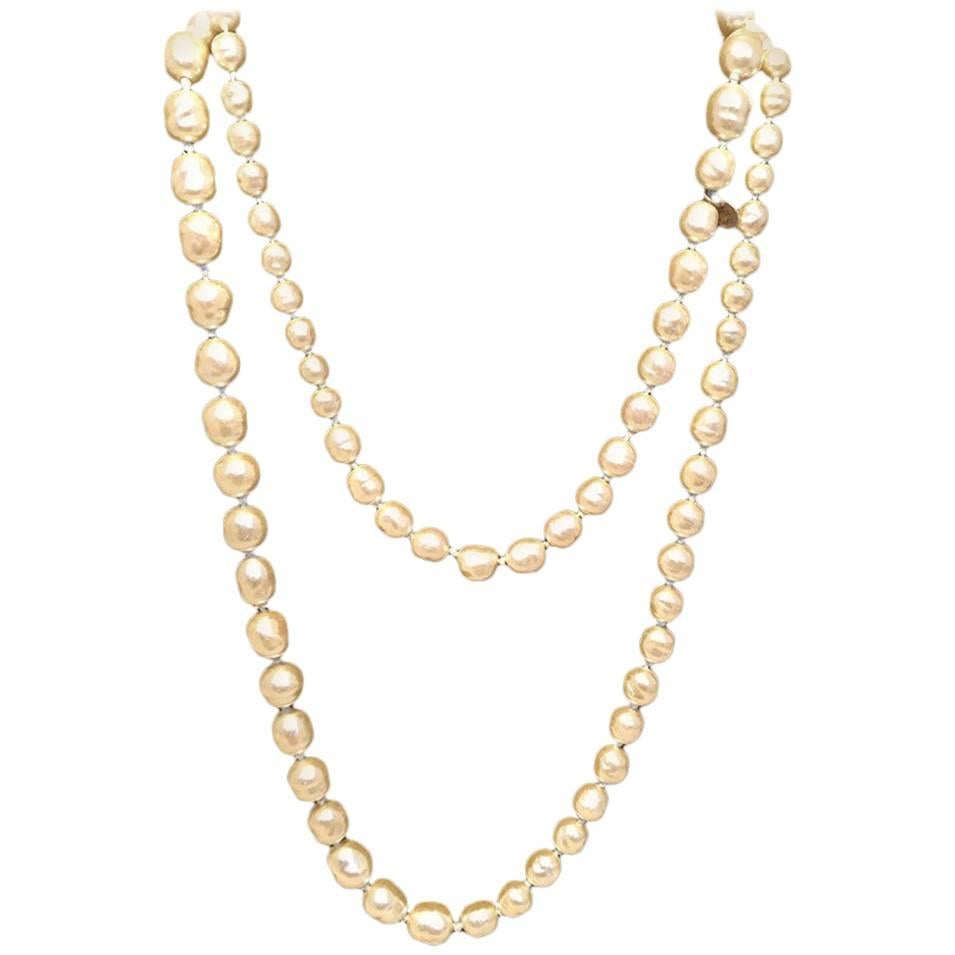 chanel pearl strand necklace gold