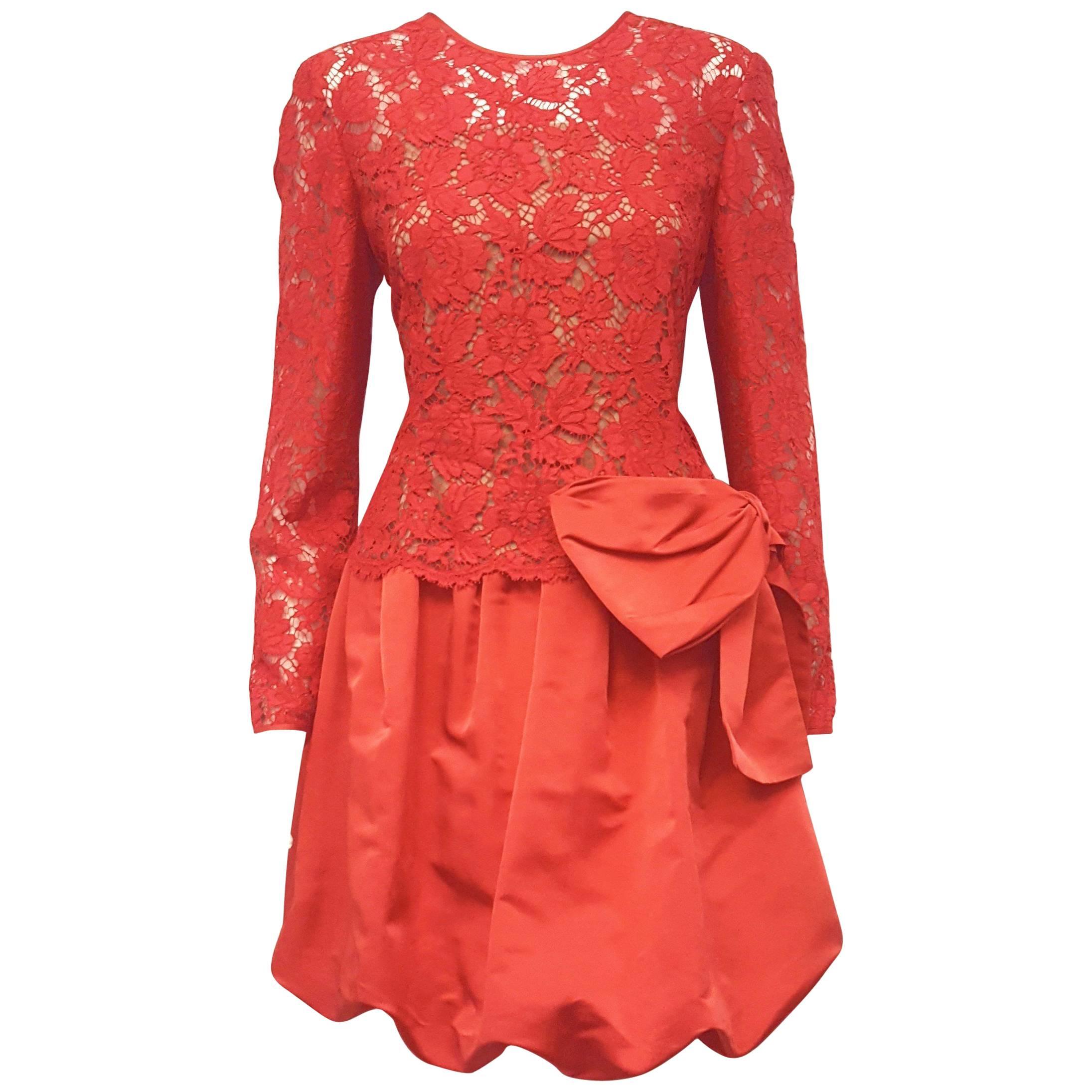 Valentino Red Lace Bow Dress with Bubble Skirt, Runway for Pre-Fall 2012 Size 10