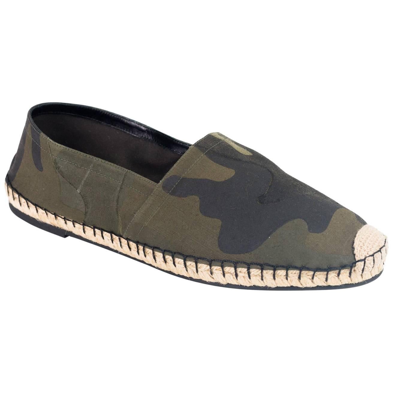 Valentino Men's Green Camouflage Canvas Espadrilles Slip-On Shoes  For Sale
