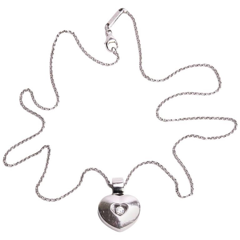 Chopard White Gold Very necklace and Diamond Heart Pendant For Sale at  1stDibs