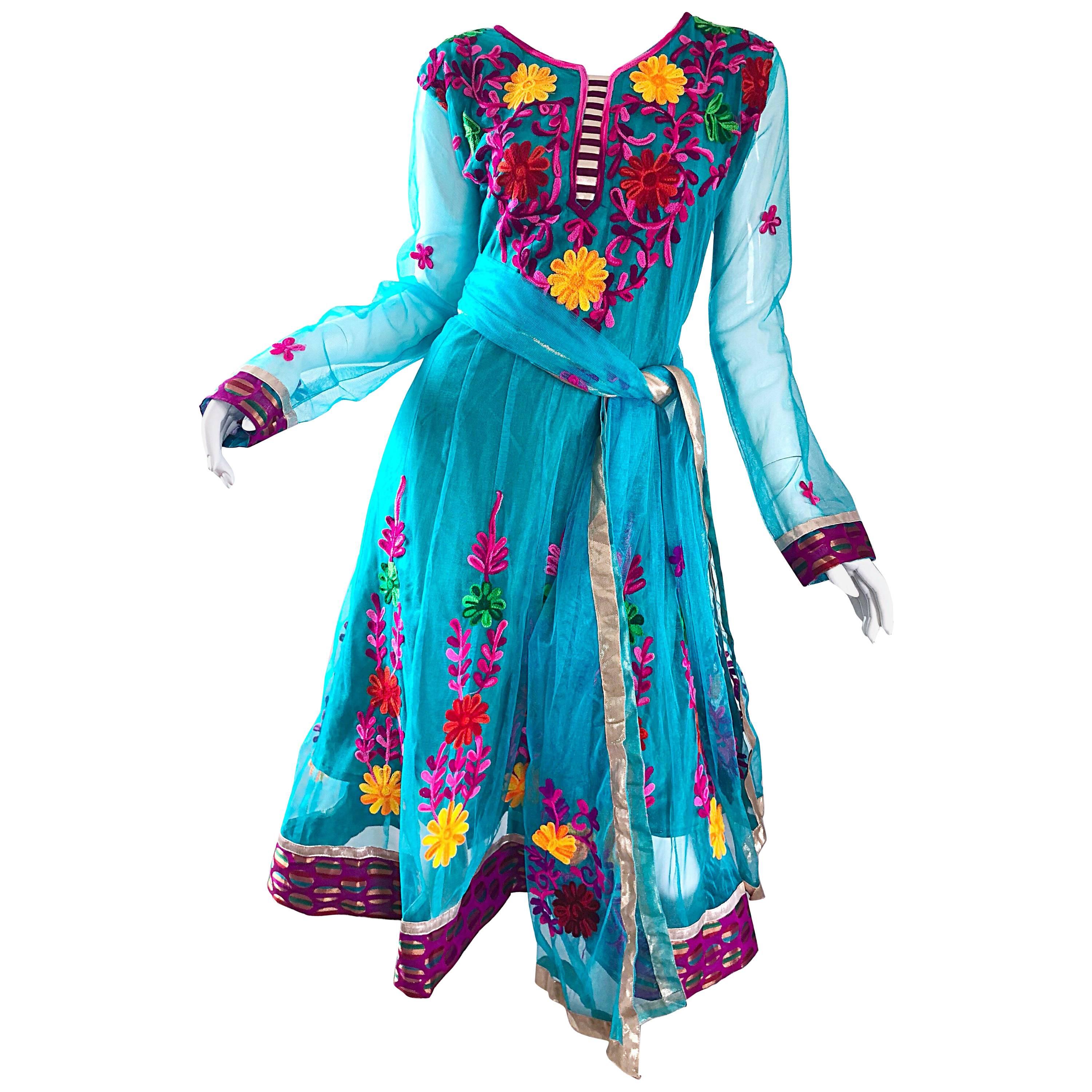 Gorgeous 1970s Turquoise Blue Embroidered Vintage Indian Kurta 70s Dress + Sash For Sale
