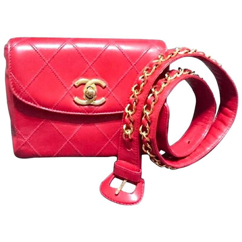 Vintage CHANEL red calf leather waist bag, fanny pack with CC motif. Belt bag. For Sale