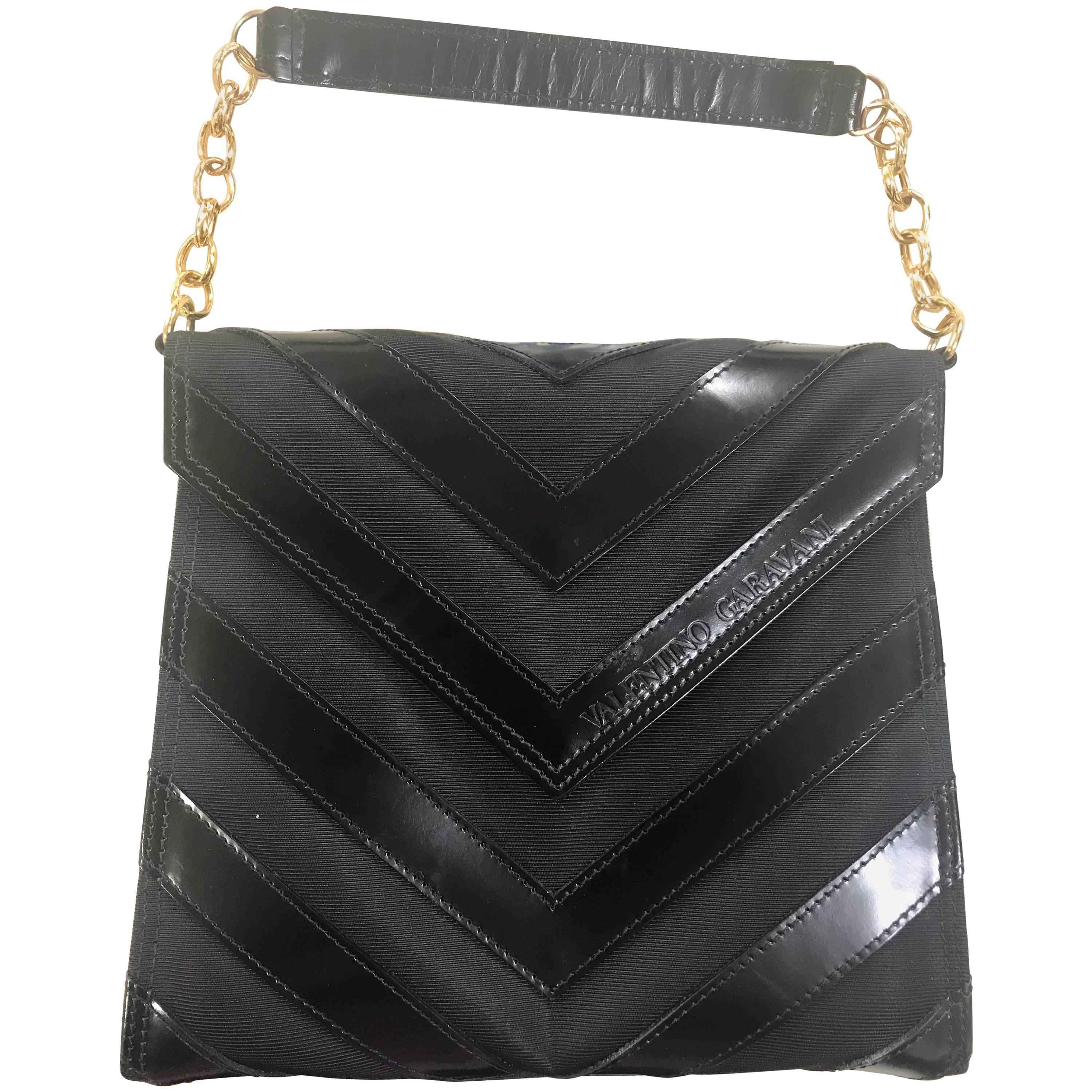 Vintage Valentino Garavani black enamel leather and fabric combo chevron handbag For Sale