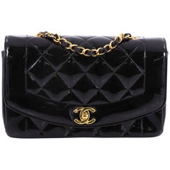 Chanel Vintage Diana Flap Borsa trapuntata in vernice piccola