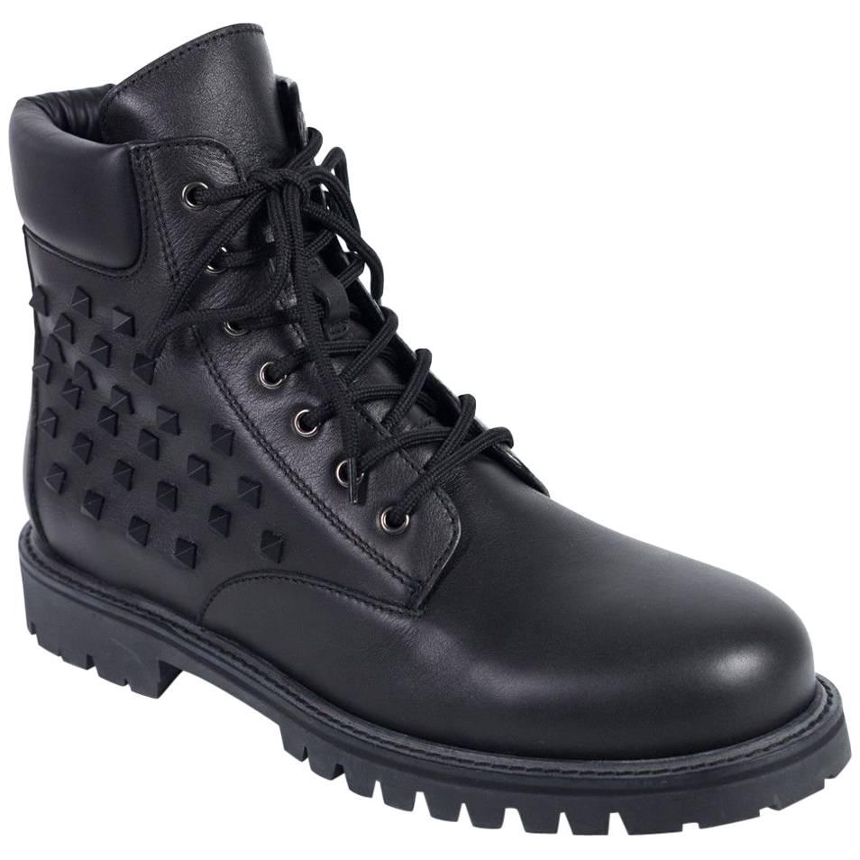 Valentino Mens Black Rockstud Lace Up Combat Boot  For Sale