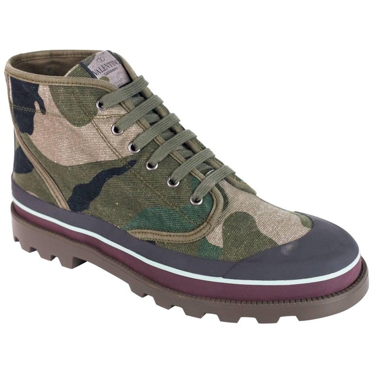 Valentino Men Green Grey Camouflage Canvas Desert Boots For Sale at 1stDibs