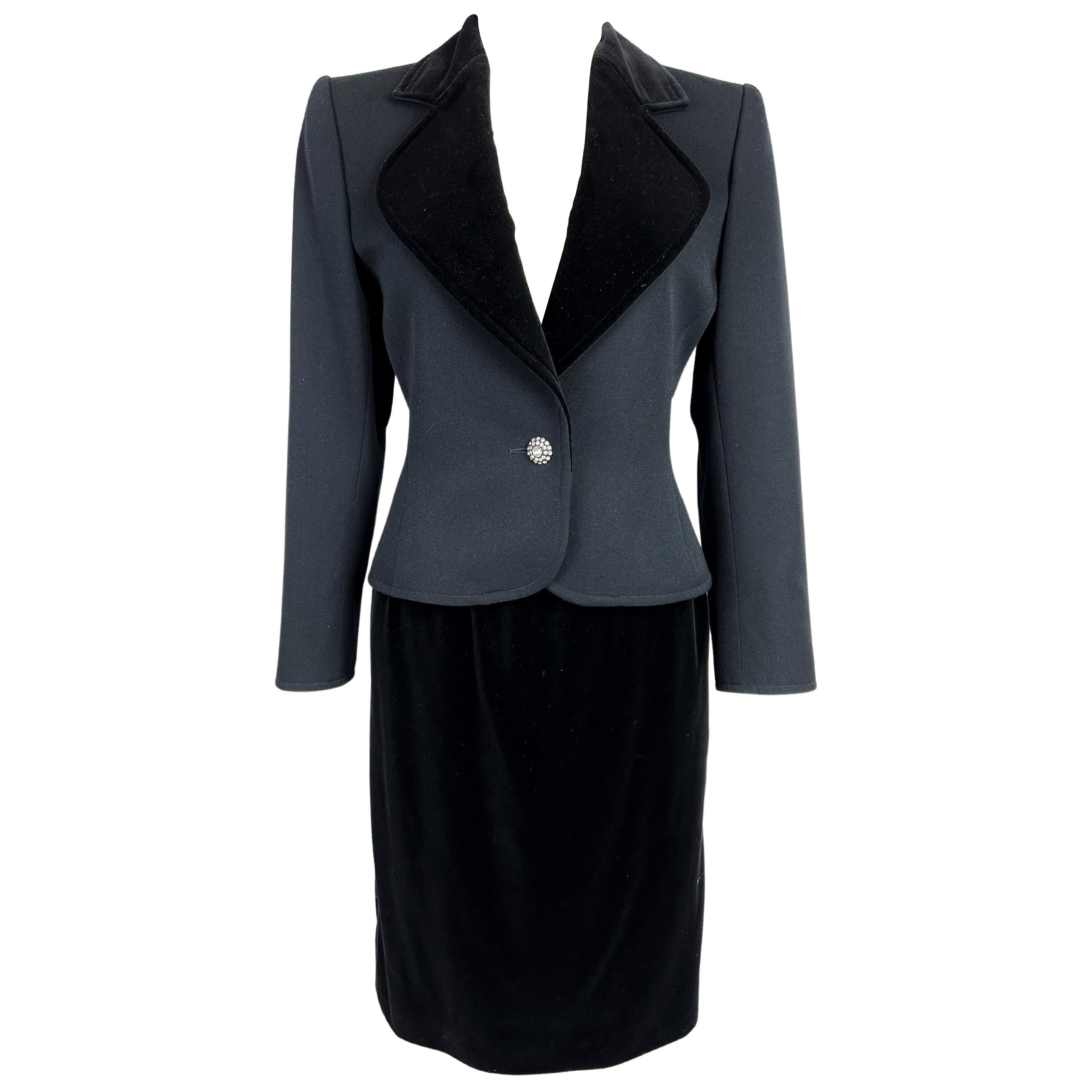 Yves Saint Laurent Rive gauche jewelery tuxedo set - Circa 1980-1985 For Sale