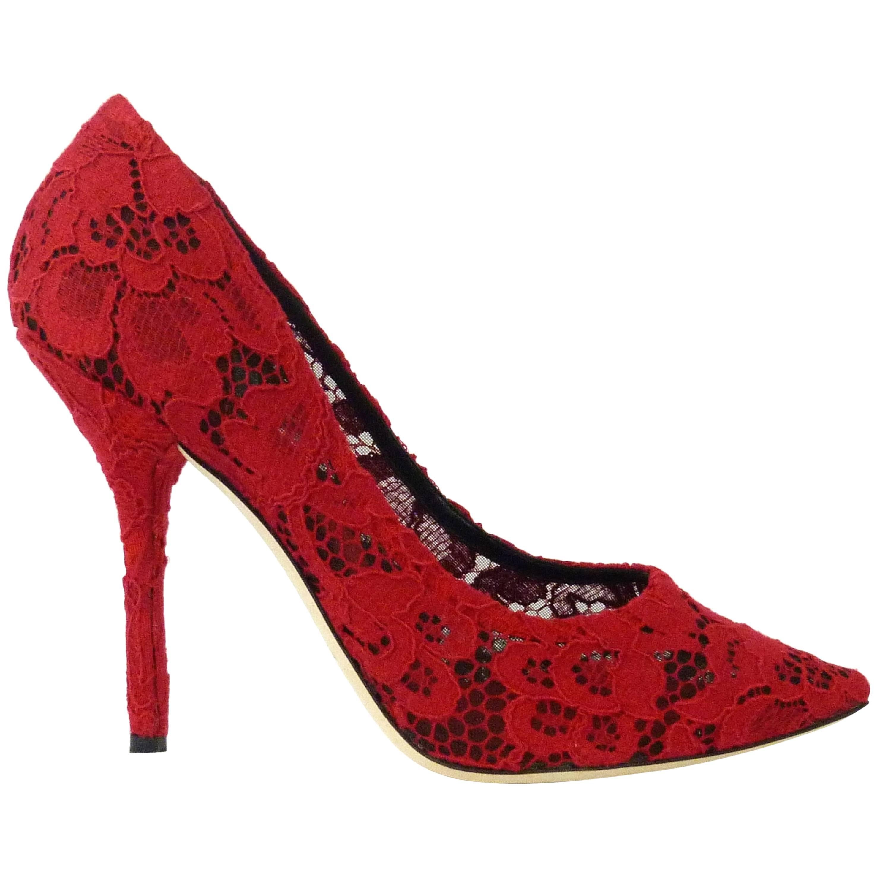 Dolce & Gabbana Bellucci lace red heels For Sale
