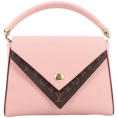 Sac à main Louis Vuitton Double V en cuir de veau et toile à monogramme, 2017