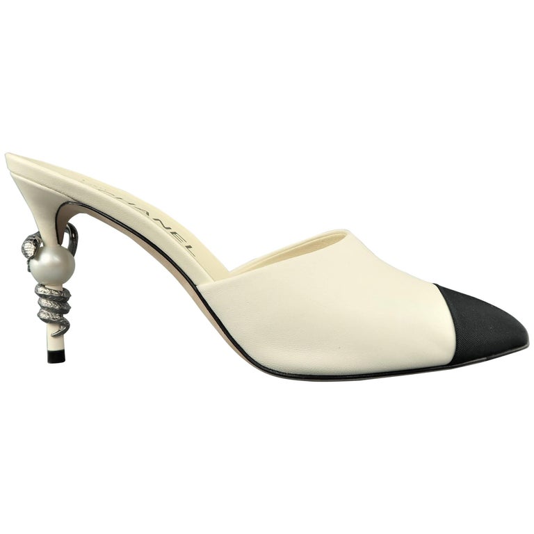 CHANEL Size 8.5 Cream Leather and Black Grosgrain Toe Cap Snake Heel Mules