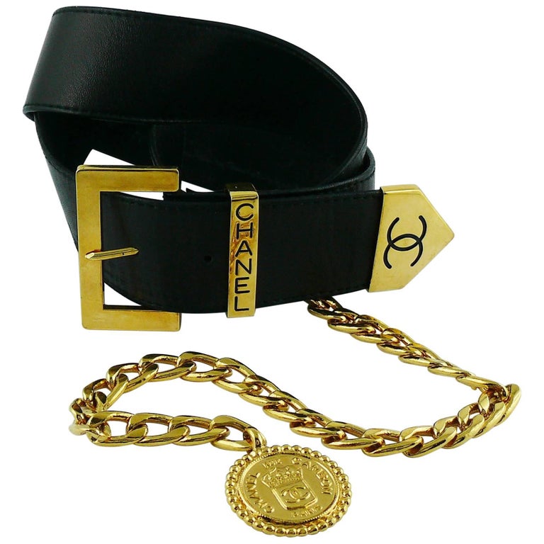 Chanel Vintage Black Leather Belt with Gold Toned Chain and  display picture 2
