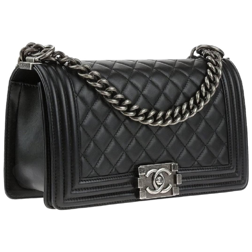 Chanel Old Medium boy bag in quilted lambskin leather with Ruthenium Hardware 