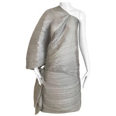 Silbergraues Kaftankleid von Issey Miyake plissiert