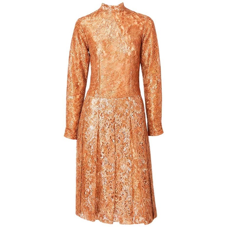Robe De Soirée Adrianna Papell - Dentelle Métallique Et Jersey, Taille 10, Couleur Champagne, Sans Manches