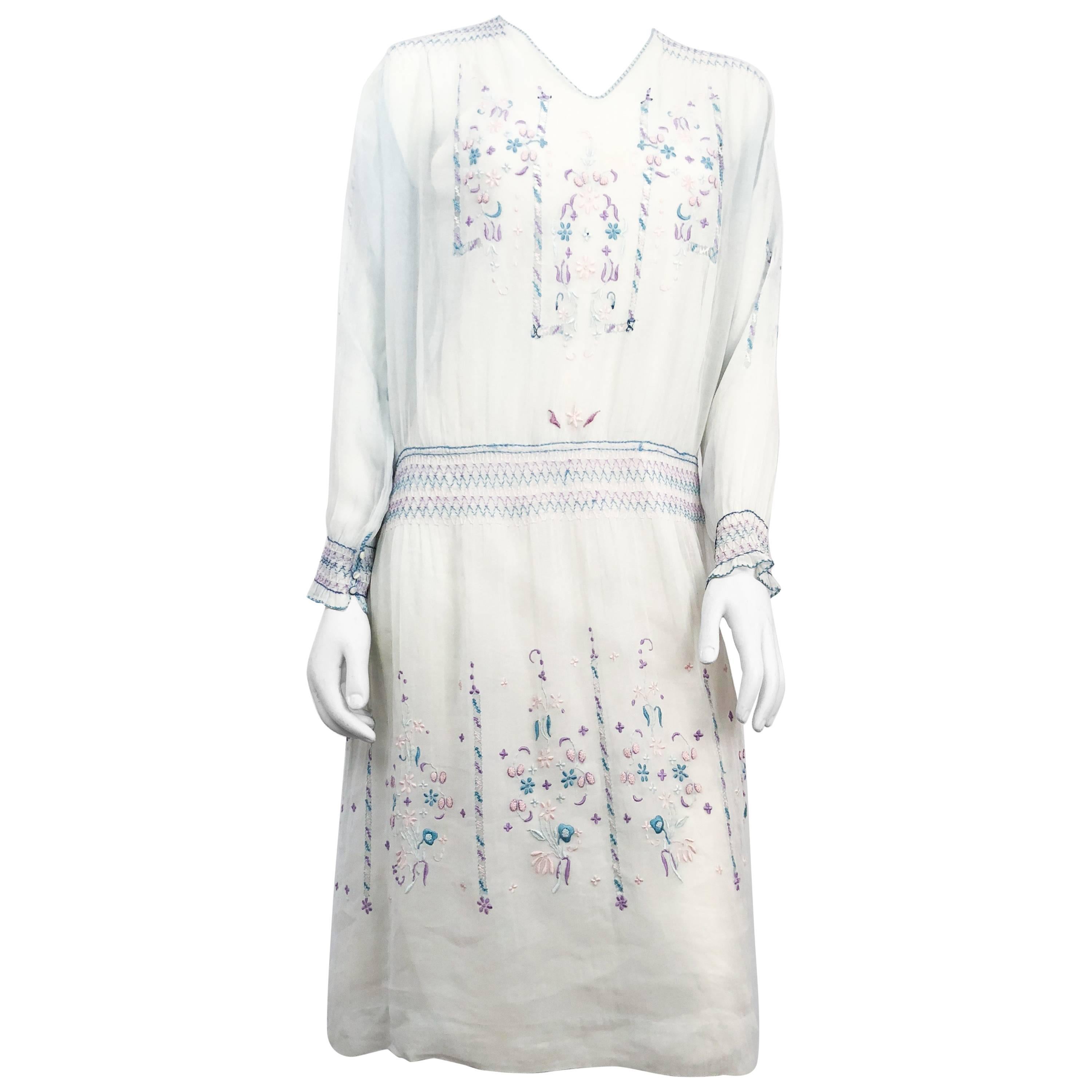 1920s White Cottage Dress with Hand-embroidery and Pull-work For Sale