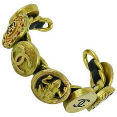 Chanel Bracelet jonc vintage lion et grenouille avec logo CC, automne 1994