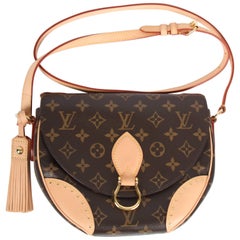 Louis Vuitton Vintage Monogram Saint Cloud MM (1995) at 1stDibs