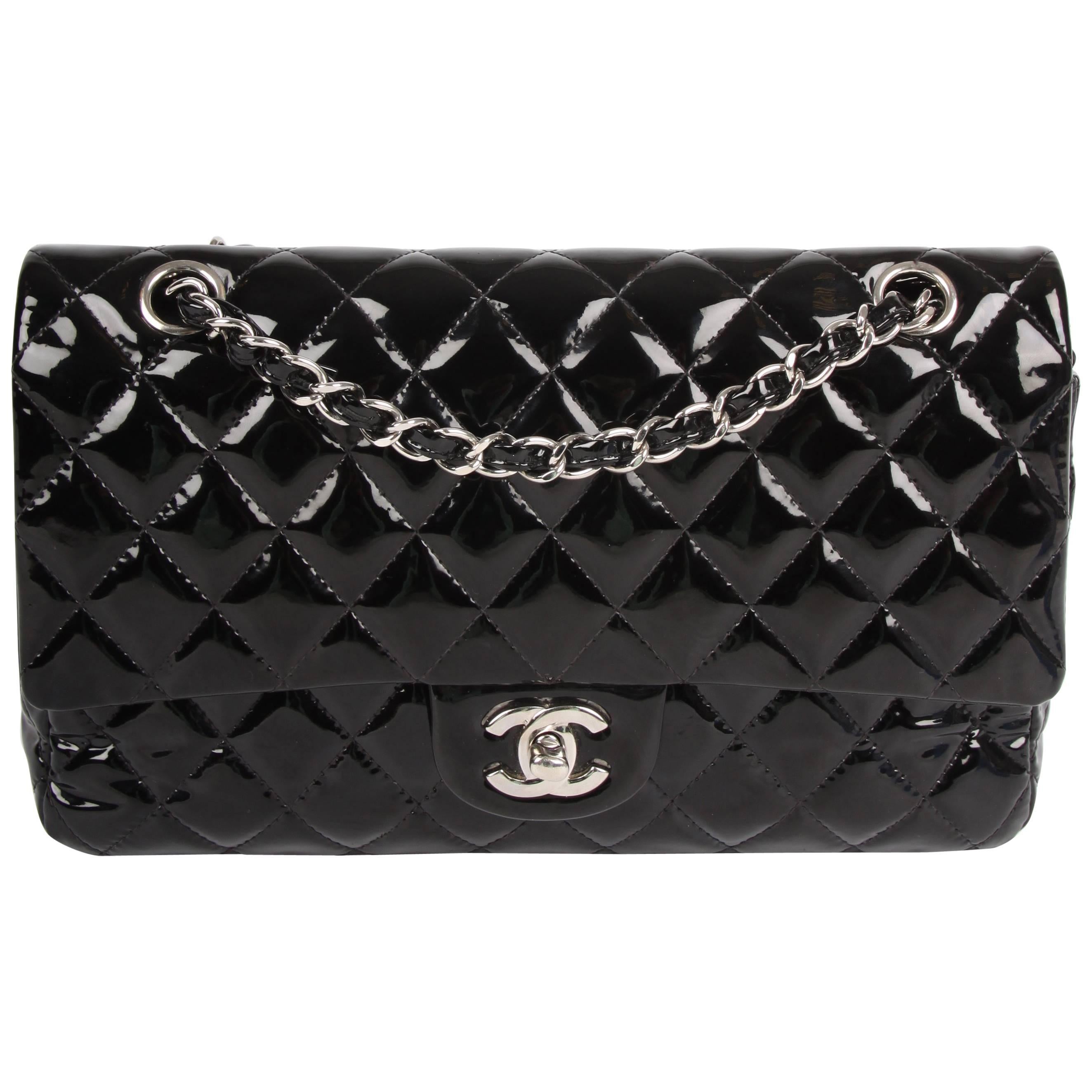 Chanel 2.55 Timeless Medium Double Flap Bag Patent Leather - black For Sale