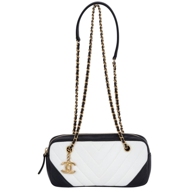 Chanel Black and White Chevron Crossbody Bag at 1stDibs chanel